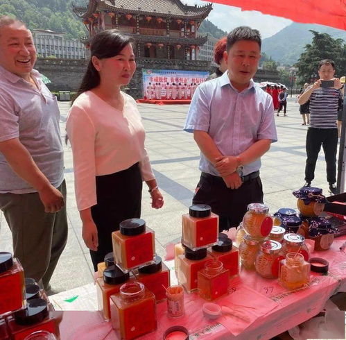 巾幗青年齊發力，消費扶貧促振興——略陽縣2020年農副產品展銷活動紀實